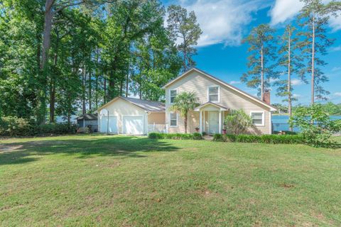 Photo of 115 Lakeview Point, Batesburg-Leesville, SC 29070 (MLS # 223535)