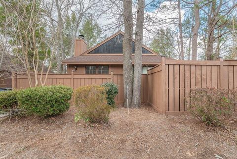 Photo of 27 Bluff Pointe Way, Aiken, SC 29803 (MLS # 221886)