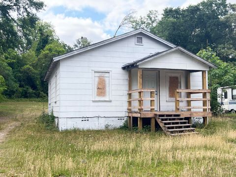 Photo of 206 - 210 Oak Street, Gloverville, SC 29828 (MLS # 223313)