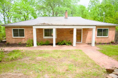 85 John Street Williston SC 29853