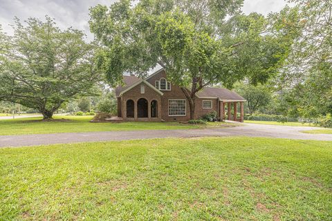 Tiny photo for 423 Columbia Road, Edgefield, SC 29824 (MLS # 217867)