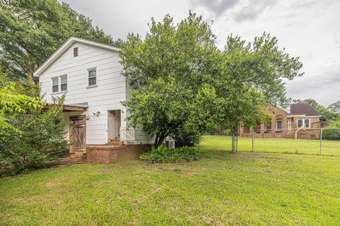 Tiny photo for 423 Columbia Road, Edgefield, SC 29824 (MLS # 217867)