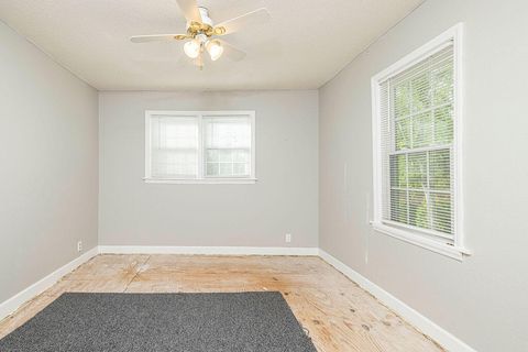 Tiny photo for 423 Columbia Road, Edgefield, SC 29824 (MLS # 217867)