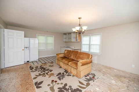 Tiny photo for 423 Columbia Road, Edgefield, SC 29824 (MLS # 217867)