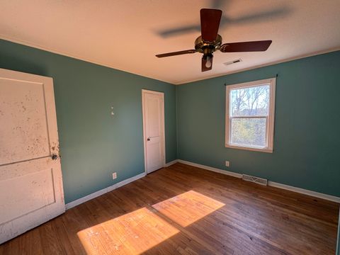 Tiny photo for 404 Columbia Road, Edgefield, SC 29824 (MLS # 221034)