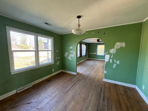 Tiny photo for 404 Columbia Road, Edgefield, SC 29824 (MLS # 221034)