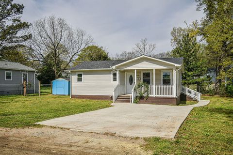 Photo of 212 Pursley Street, SC (MLS # 222619)