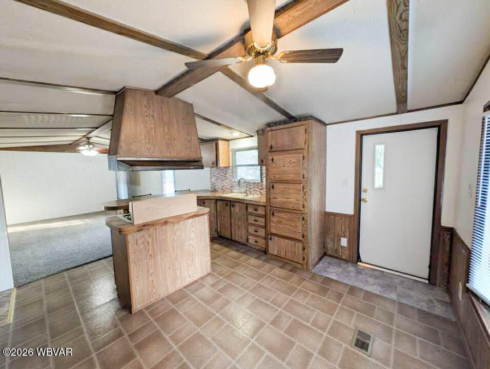 Properties 4 170 PINECREST DRIVE