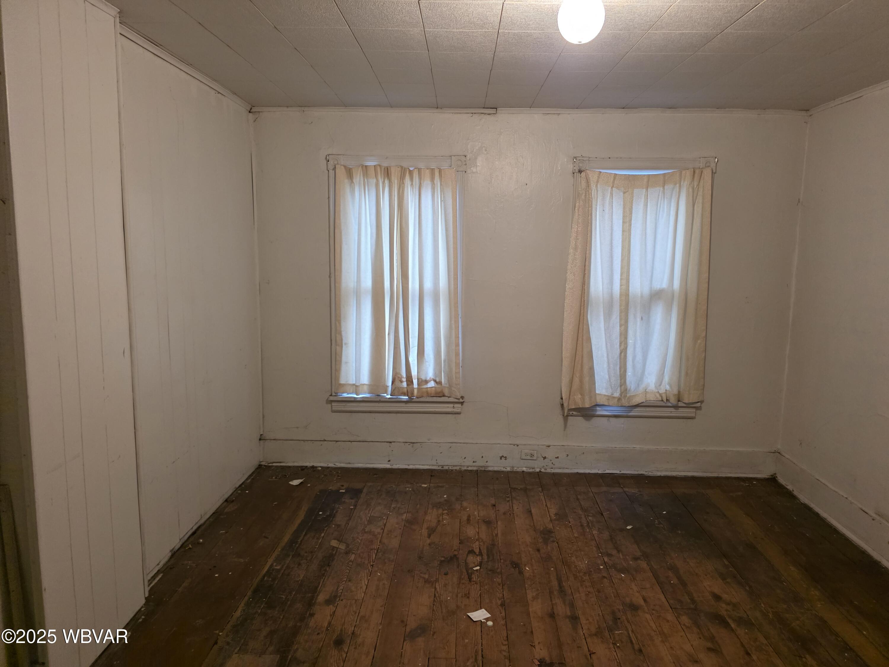 Properties 6 345-347 HASTINGS STREET