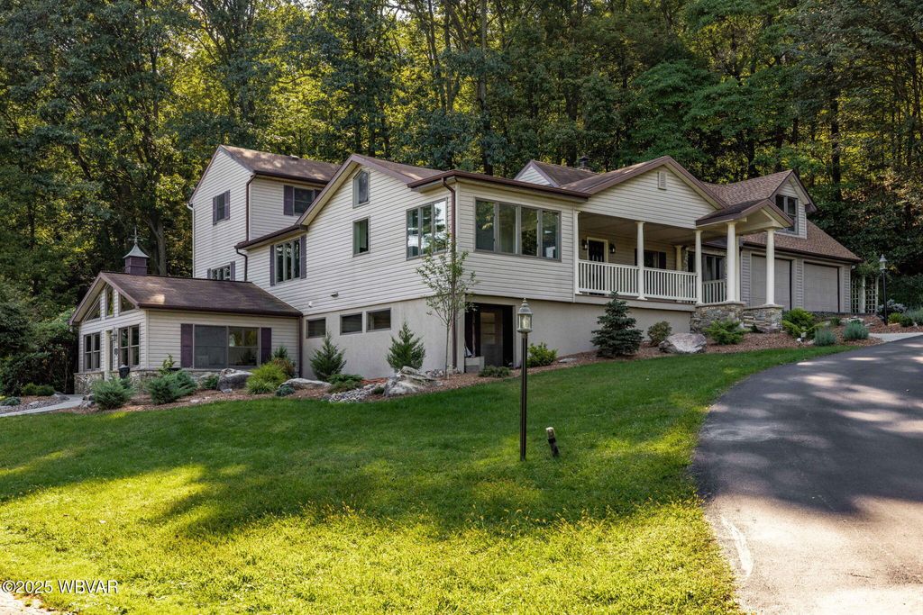 Photo of 5 SHORT LANE, Sugarloaf, PA 18249 (MLS # WB-102819)