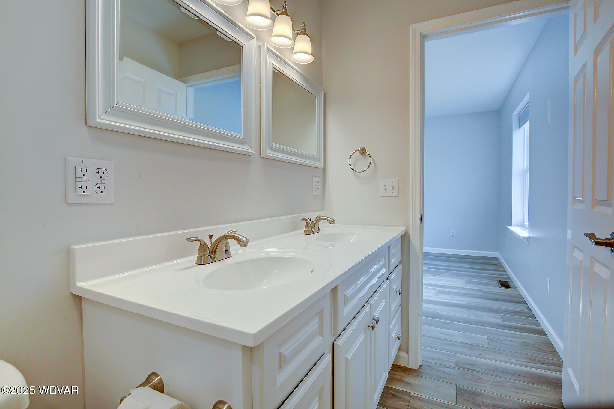 Mill Hall, Pennsylvania 17751, United States, 4 Bedrooms Bedrooms, ,3 BathroomsBathrooms,Residential,Active,94344