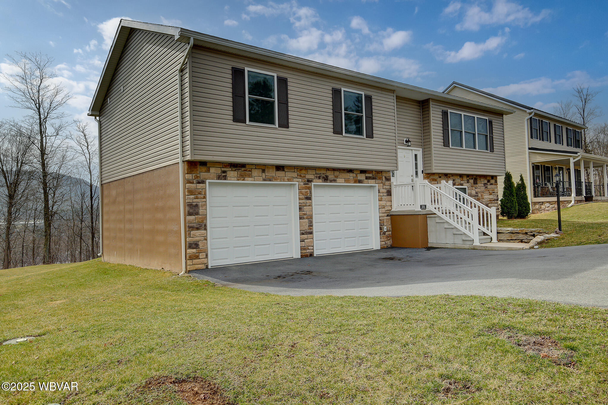 Mill Hall, Pennsylvania 17751, United States, 4 Bedrooms Bedrooms, ,3 BathroomsBathrooms,Residential,Active,94344