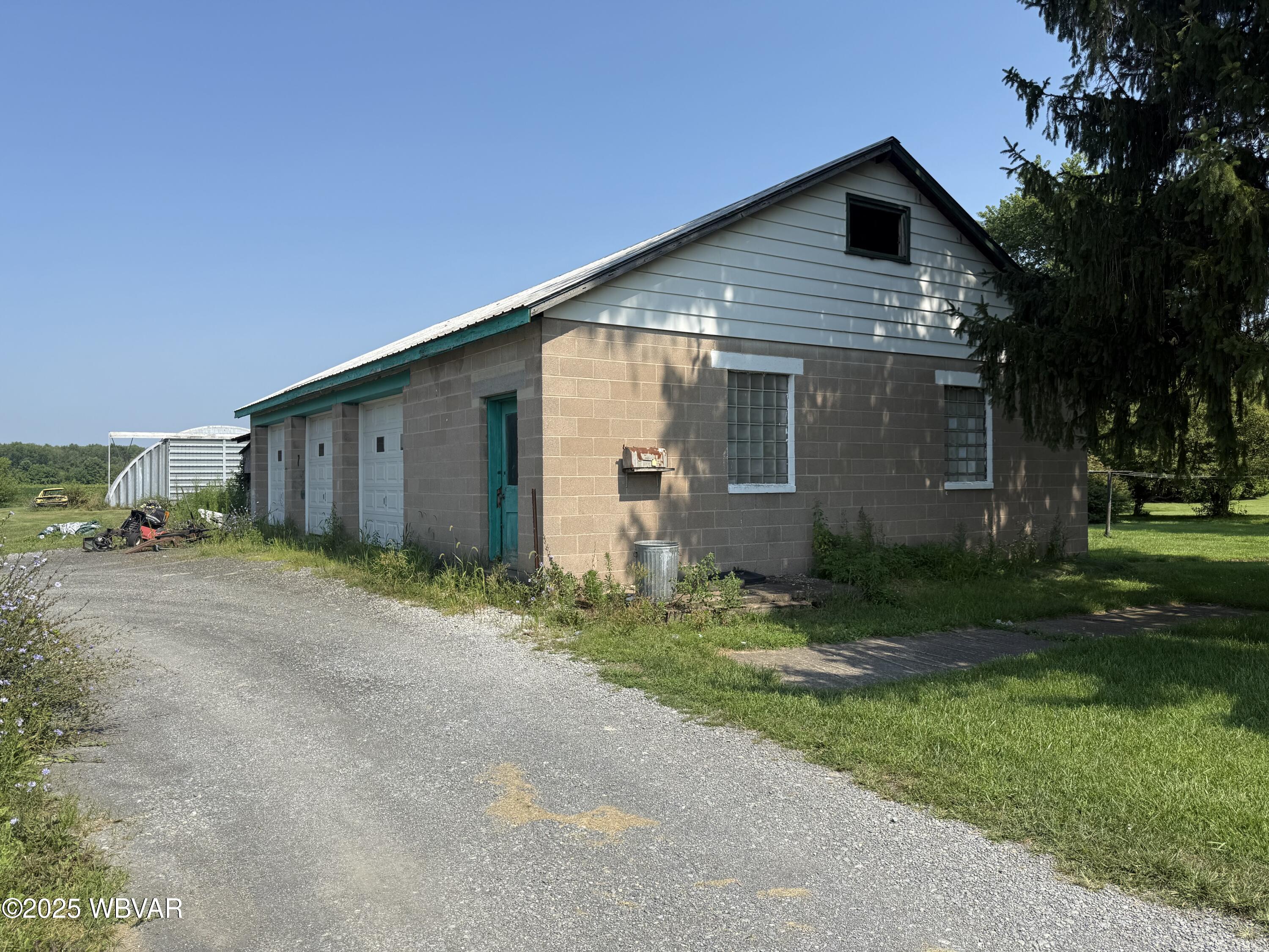 1000 STATE ROUTE 405