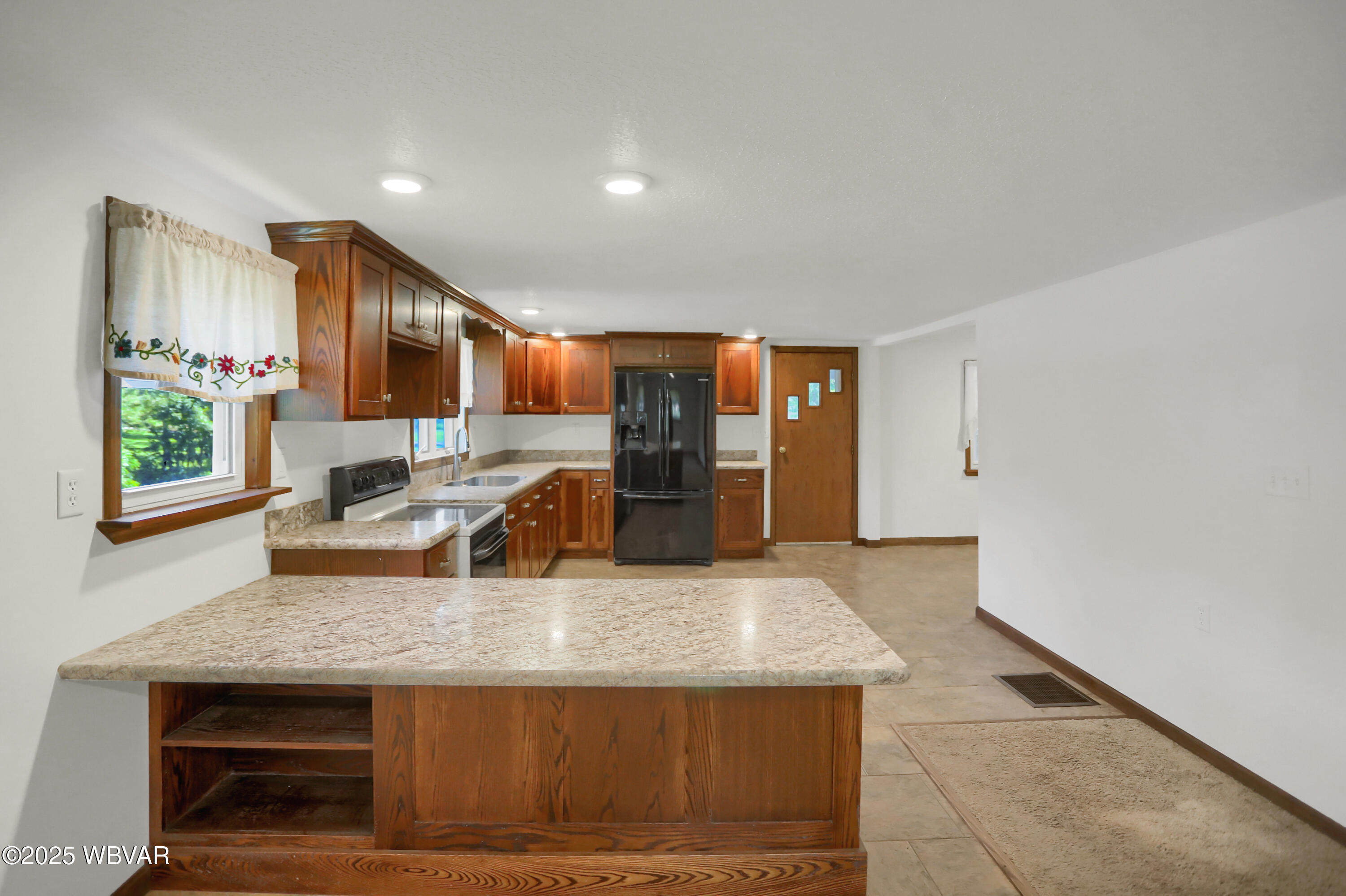 4305 CROSSROADS DRIVE