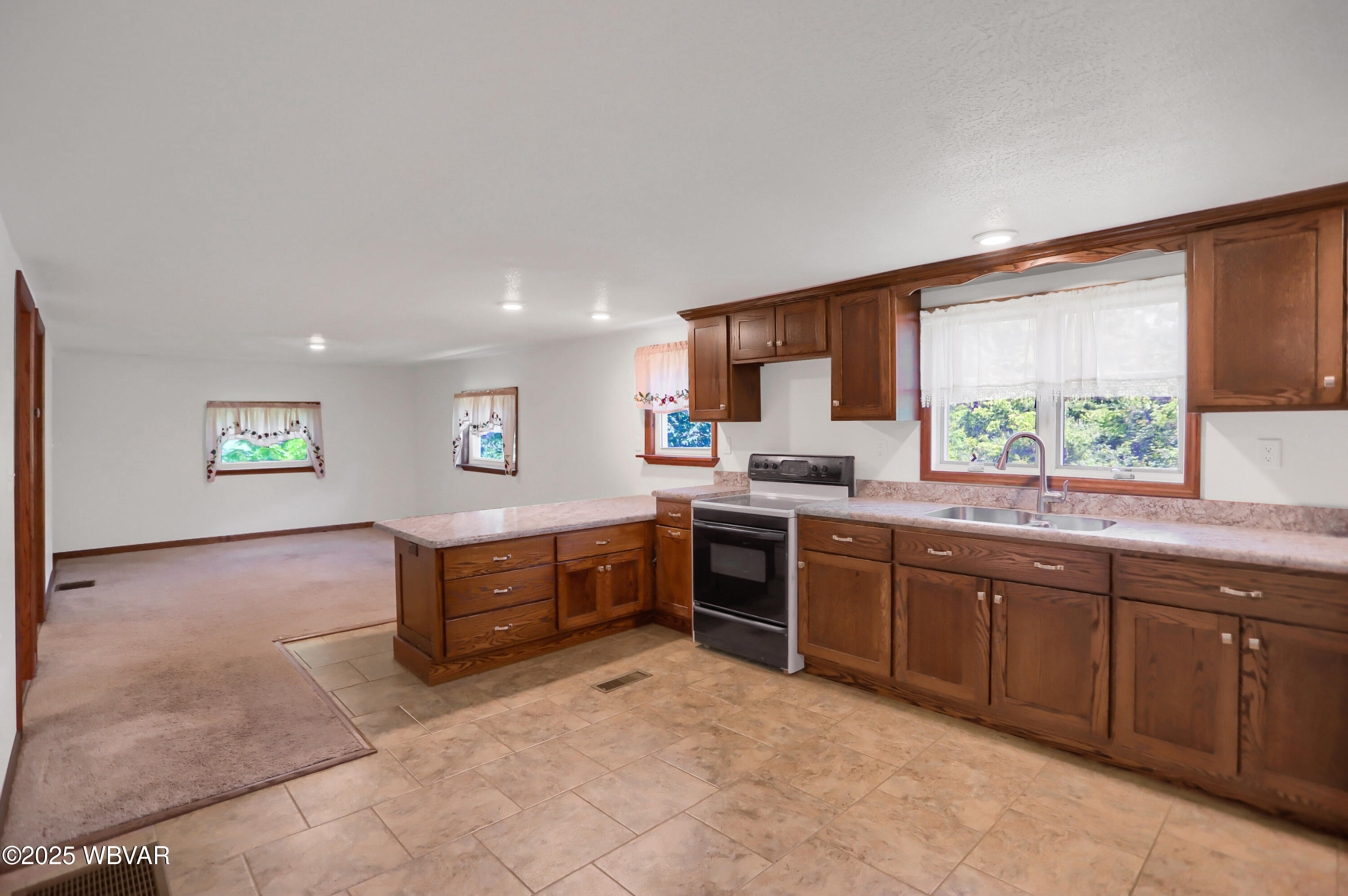 4305 CROSSROADS DRIVE