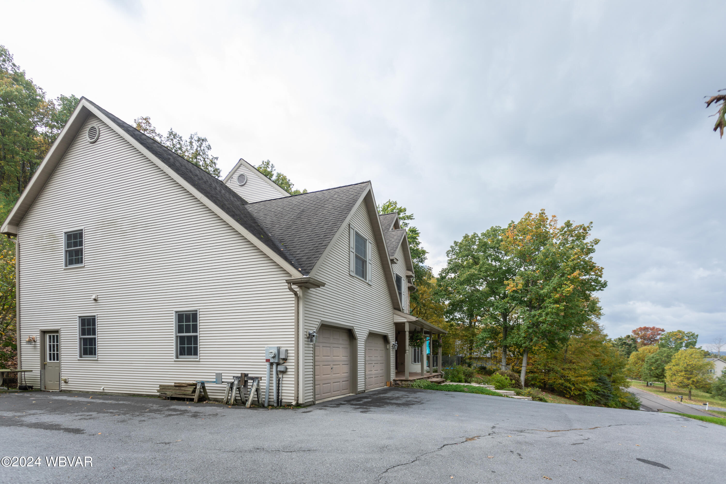 Lock Haven, Pennsylvania 17745, United States, 4 Bedrooms Bedrooms, ,3 BathroomsBathrooms,Residential,Active,39204