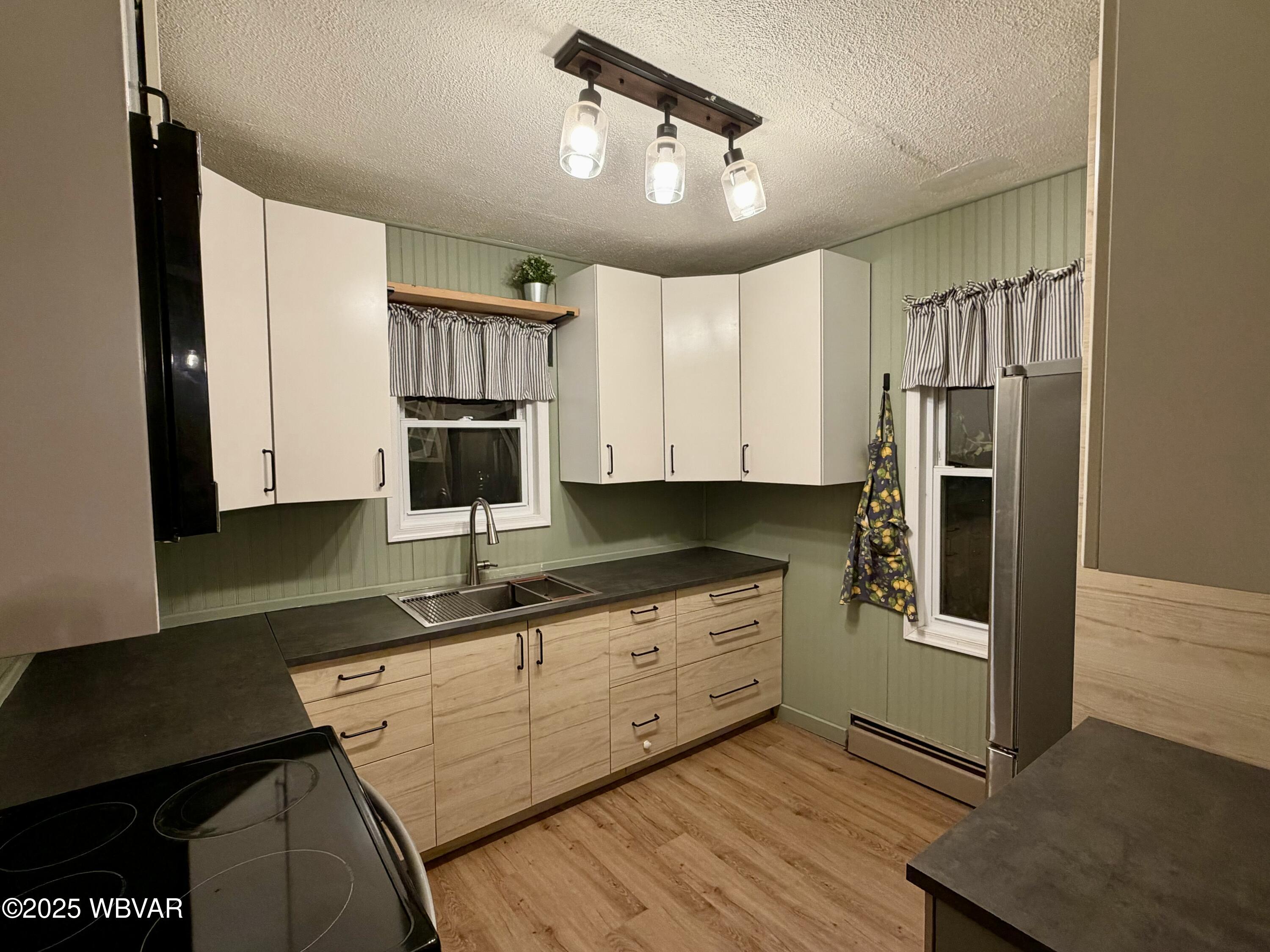 Properties 6 468 W 4th STREET