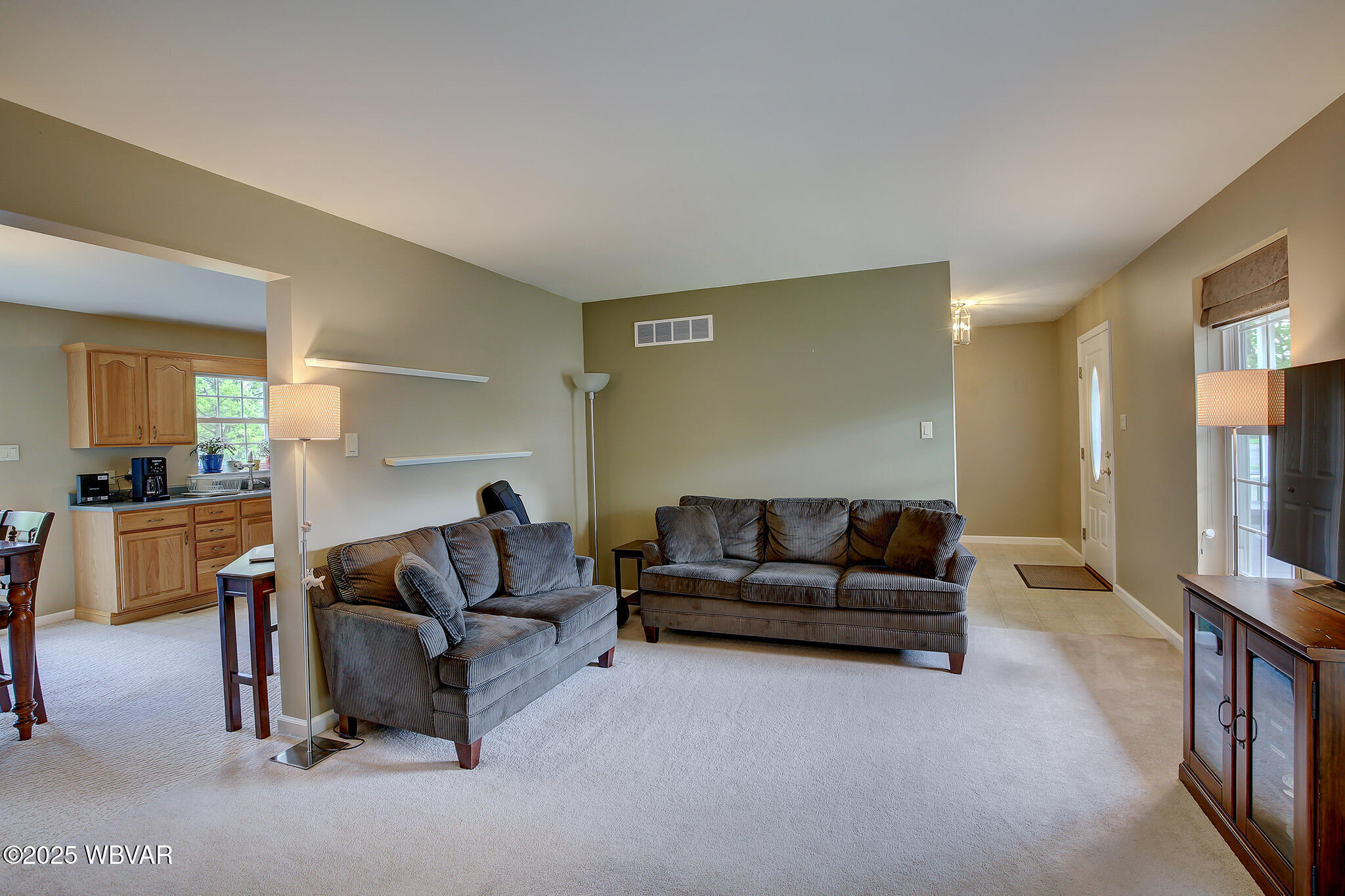 Lewisburg, Pennsylvania 17837, United States, 3 Bedrooms Bedrooms, ,3 BathroomsBathrooms,Residential,Contingent,126623