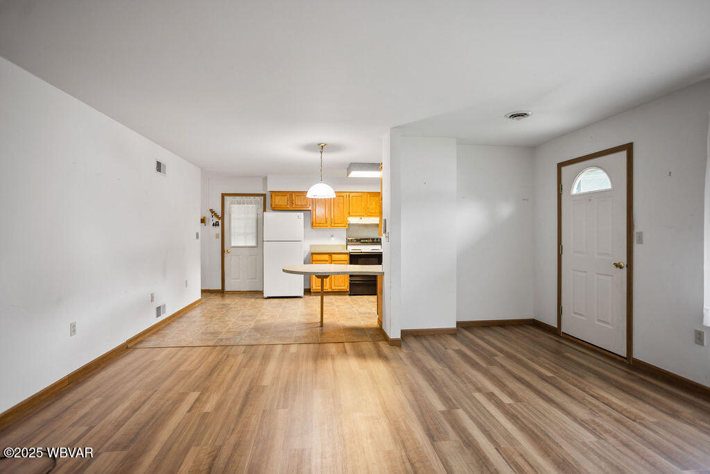 Williamsport, Pennsylvania 17701, United States, 3 Bedrooms Bedrooms, ,2 BathroomsBathrooms,Residential,Contingent,158239