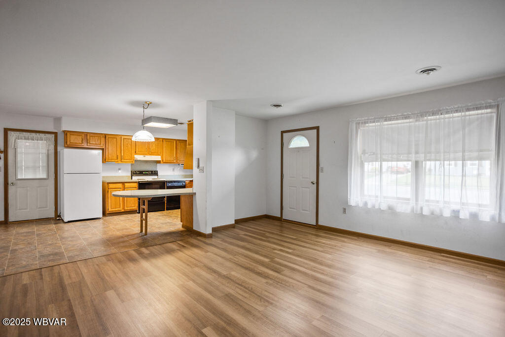 Williamsport, Pennsylvania 17701, United States, 3 Bedrooms Bedrooms, ,2 BathroomsBathrooms,Residential,Contingent,158239