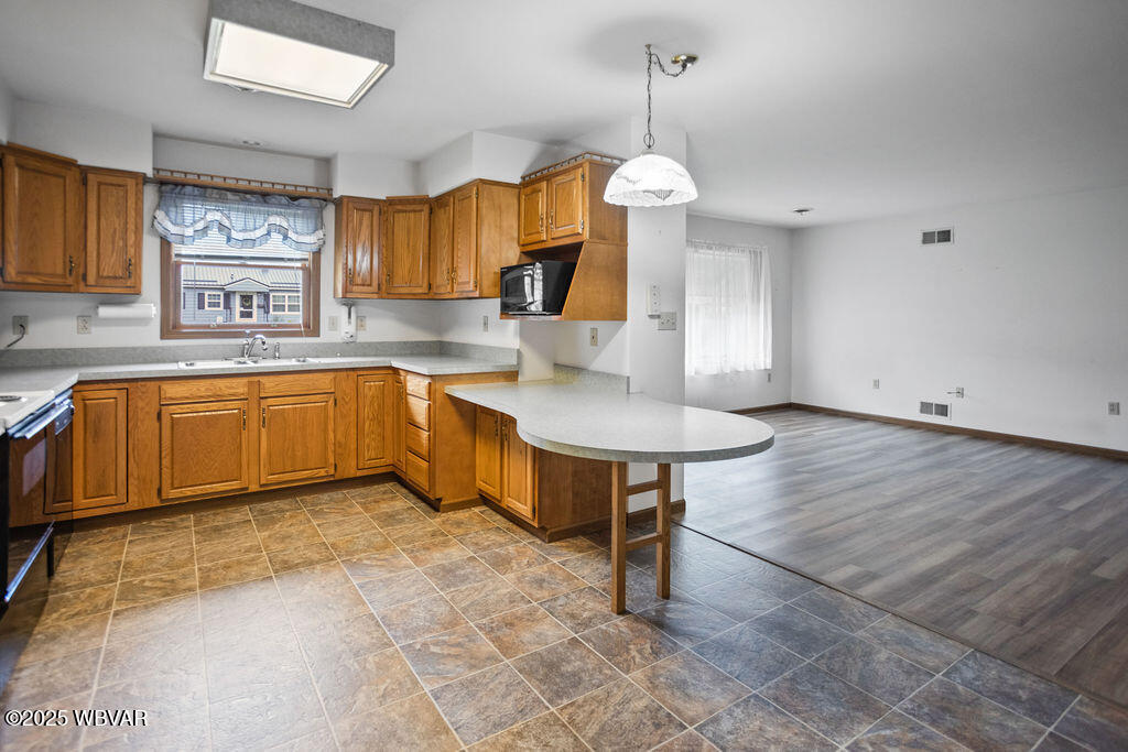 Williamsport, Pennsylvania 17701, United States, 3 Bedrooms Bedrooms, ,2 BathroomsBathrooms,Residential,Contingent,158239