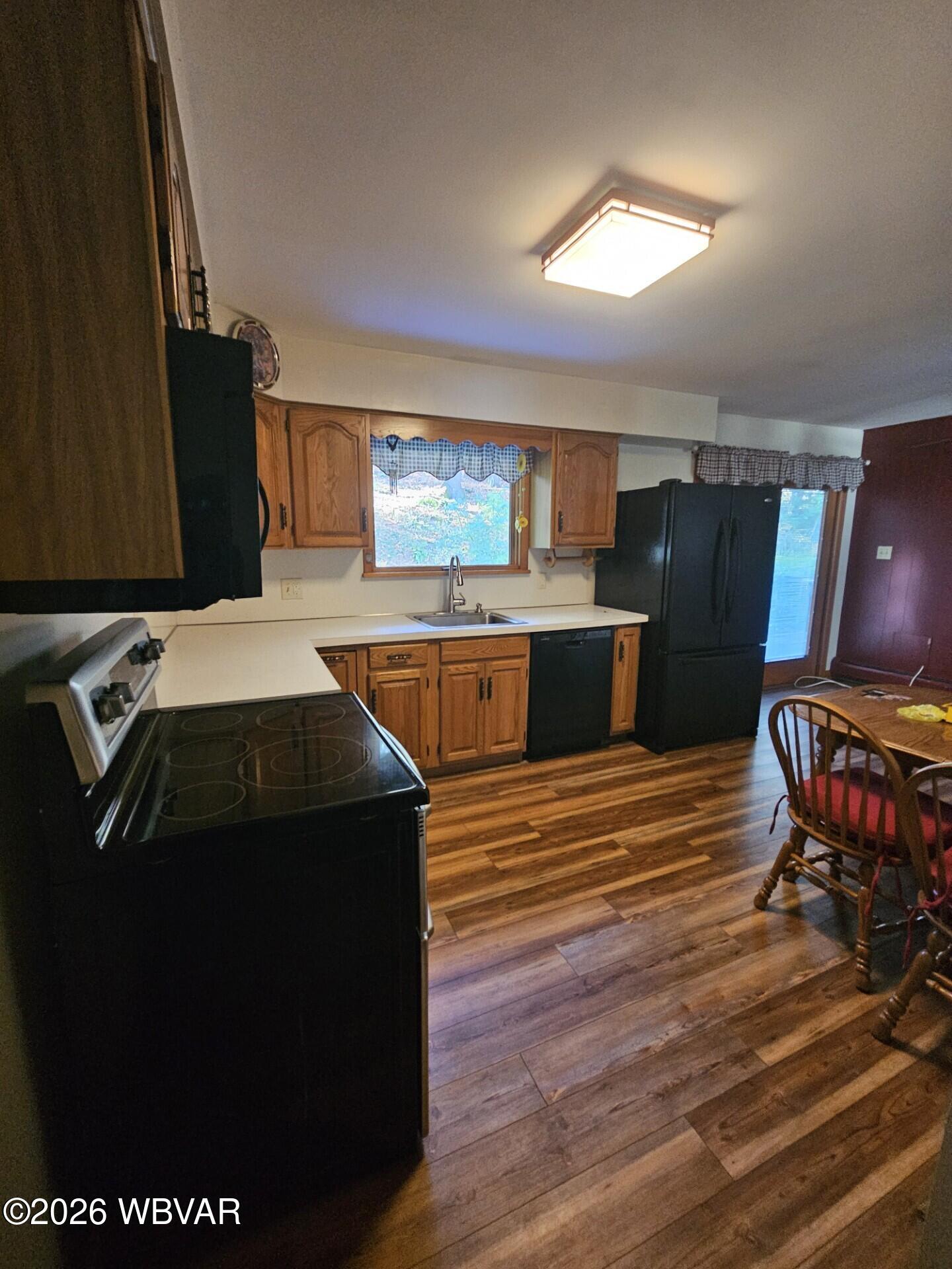 1261 fox hollow road