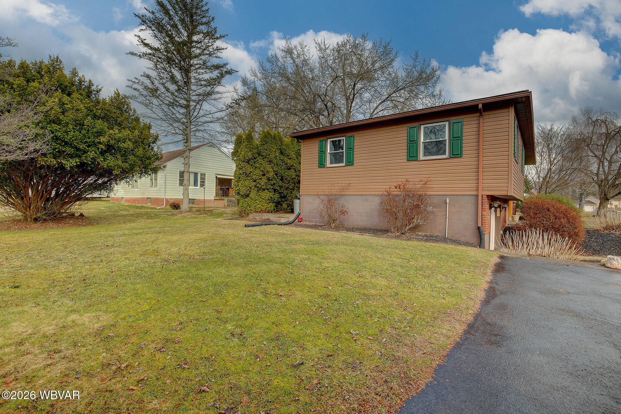 2305 SPRING GARDEN STREET