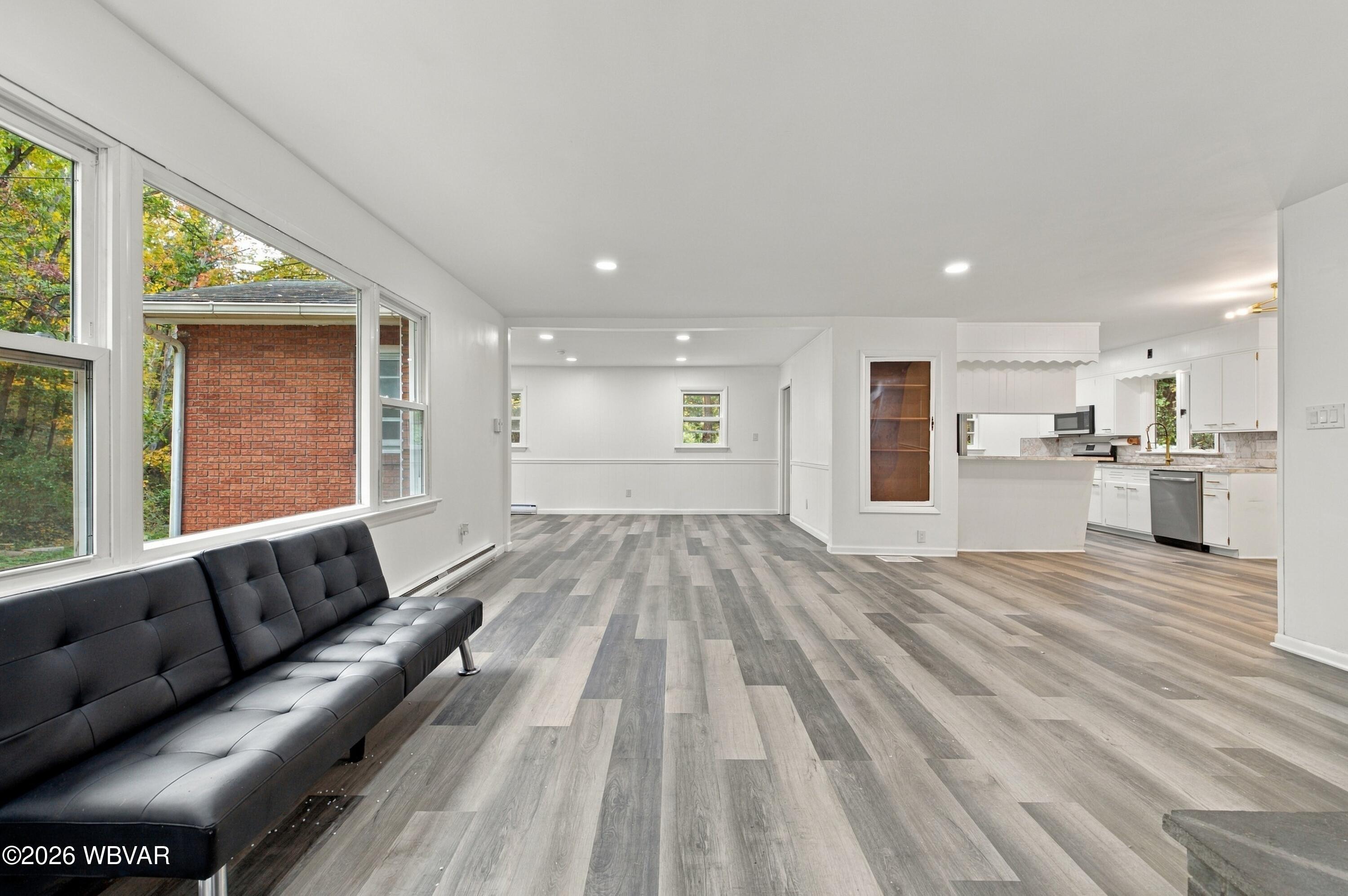 93 round hill road