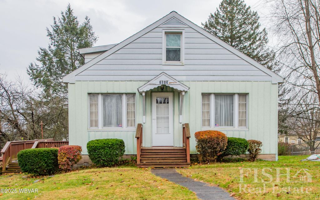 Photo of 2013 ROOSEVELT AVENUE, Williamsport, PA 17701 (MLS # WB-102884)