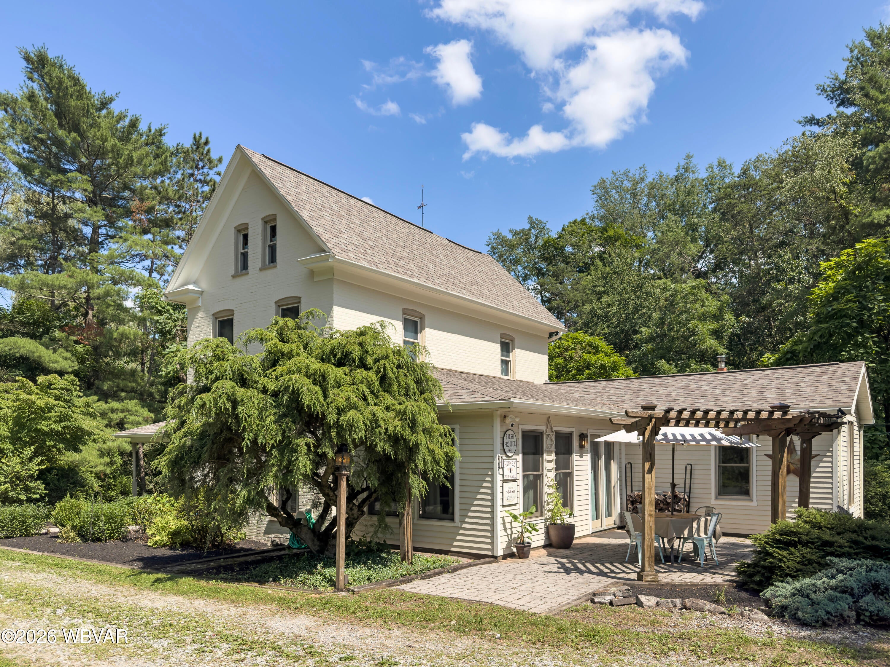 203 hidden hollow road