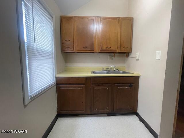 Properties 4 855 MEMORIAL AVENUE