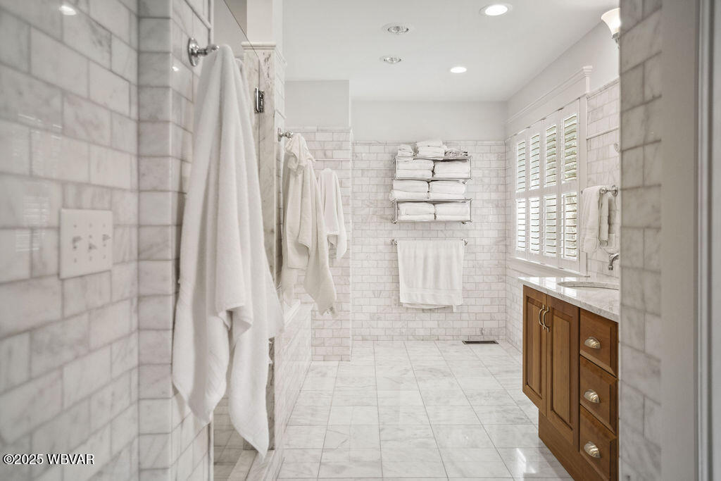 Montoursville, Pennsylvania 17754, United States, 5 Bedrooms Bedrooms, ,6 BathroomsBathrooms,Residential,Active,245089