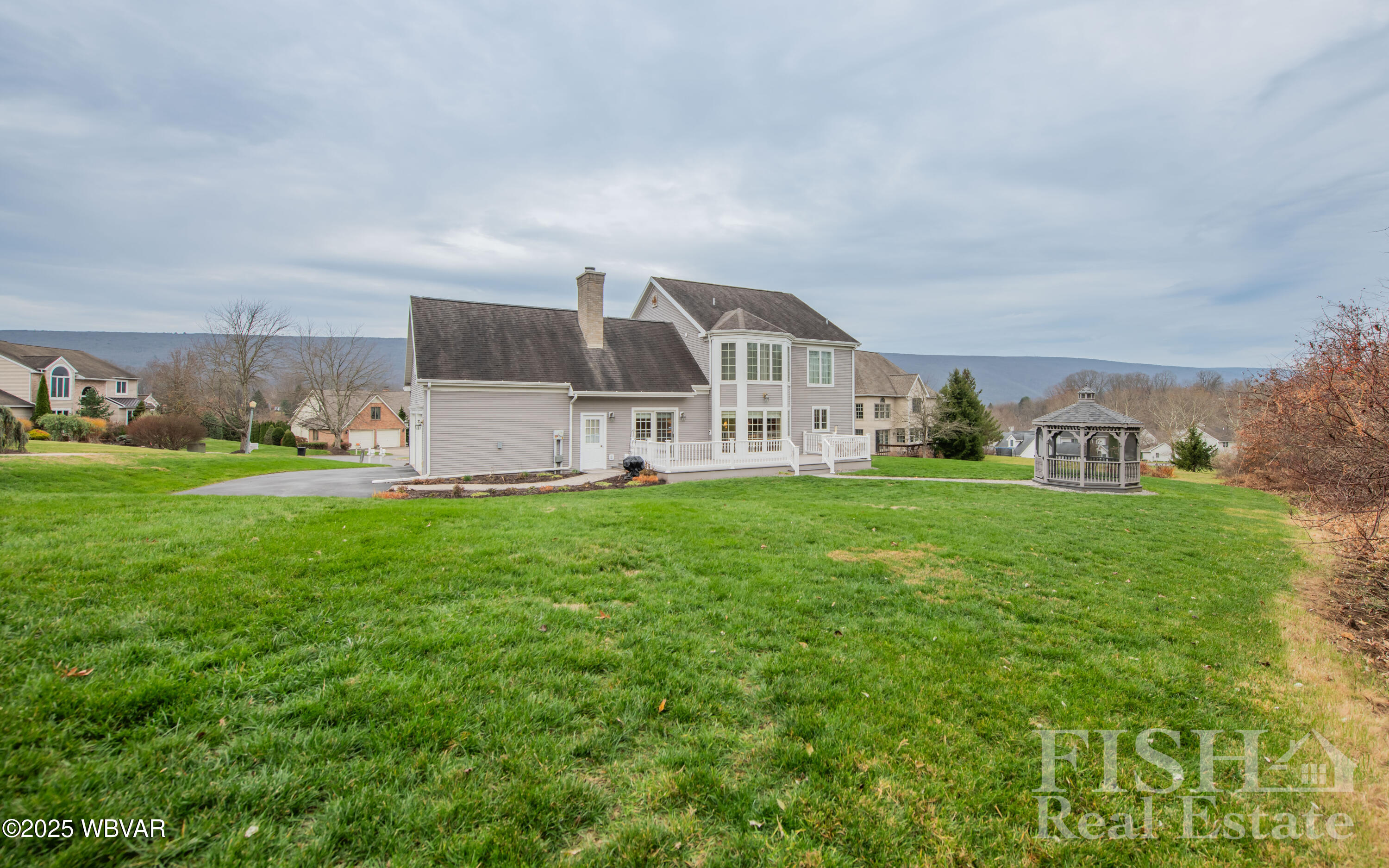 Properties 5 83 CARRIAGE SQUARE