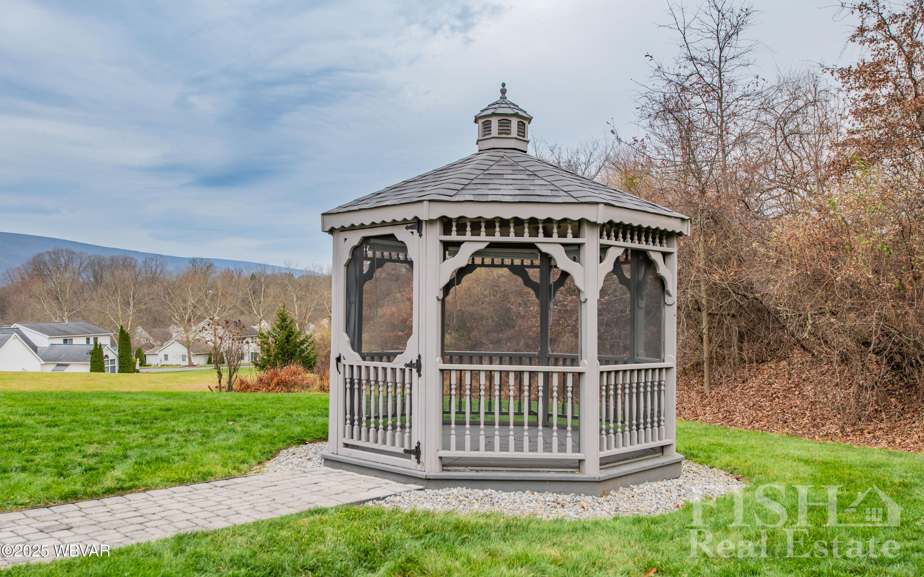 Properties 6 83 CARRIAGE SQUARE