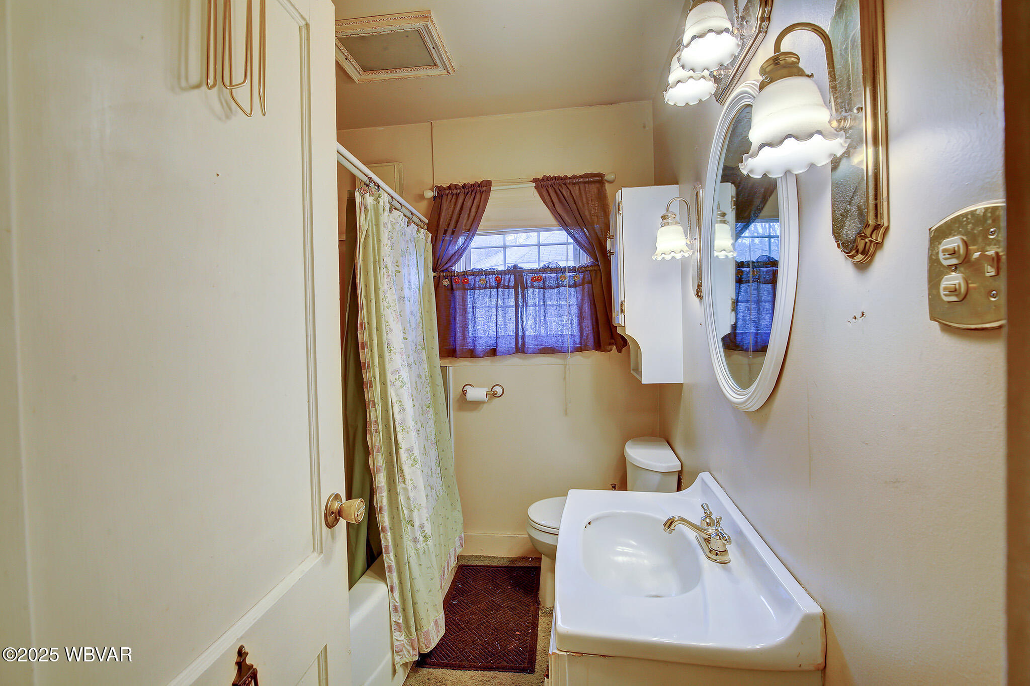 Cogan Station, Pennsylvania 17728, United States, 2 Bedrooms Bedrooms, ,1 BathroomBathrooms,Residential,Pending,84870