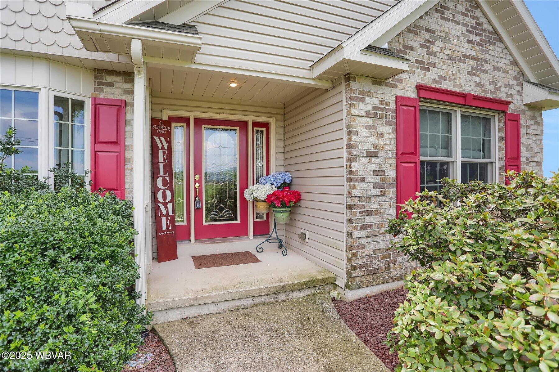 960 SUNRISE DRIVE