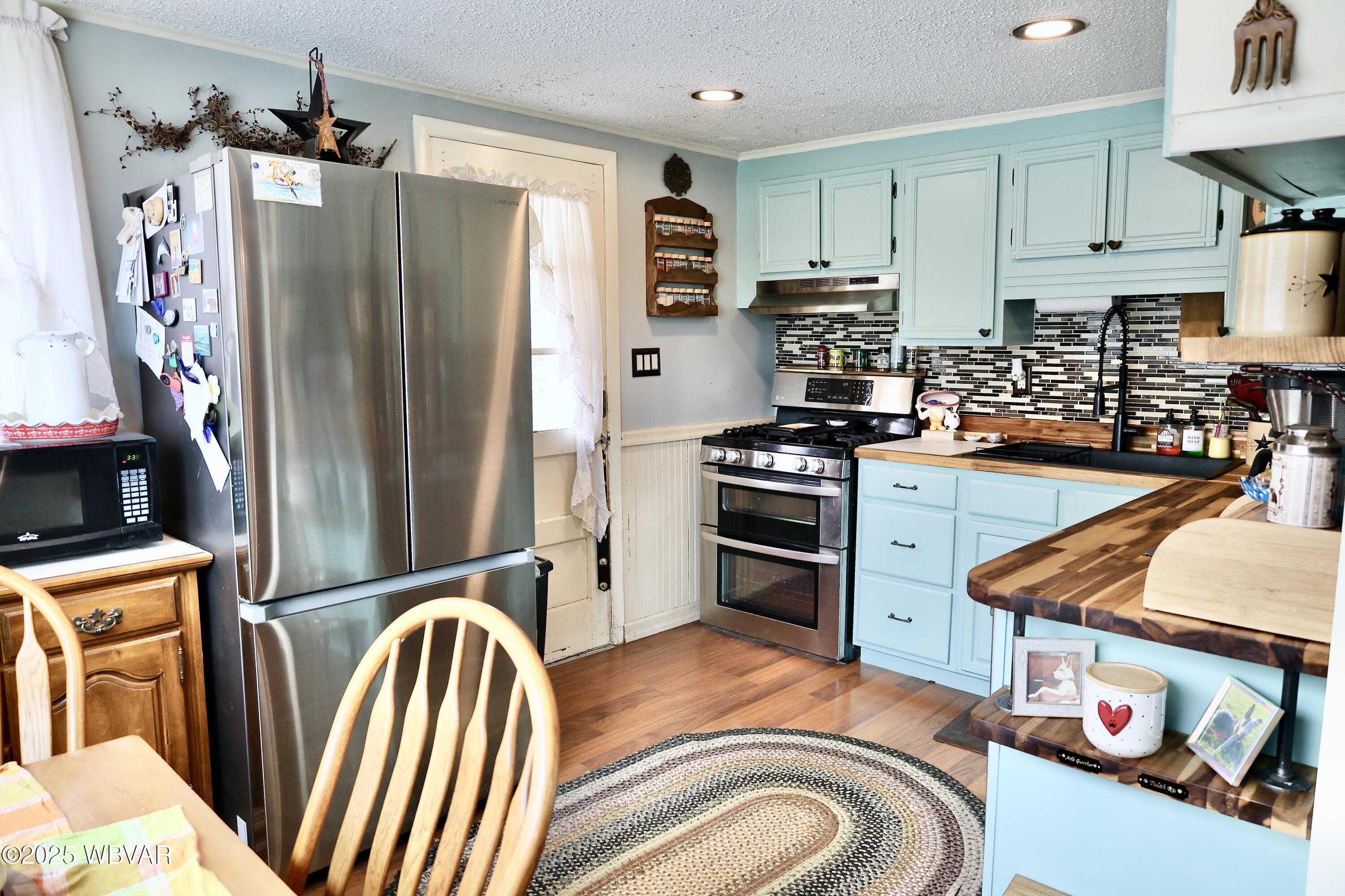 Properties 5 412 CHARLOTTE AVENUE