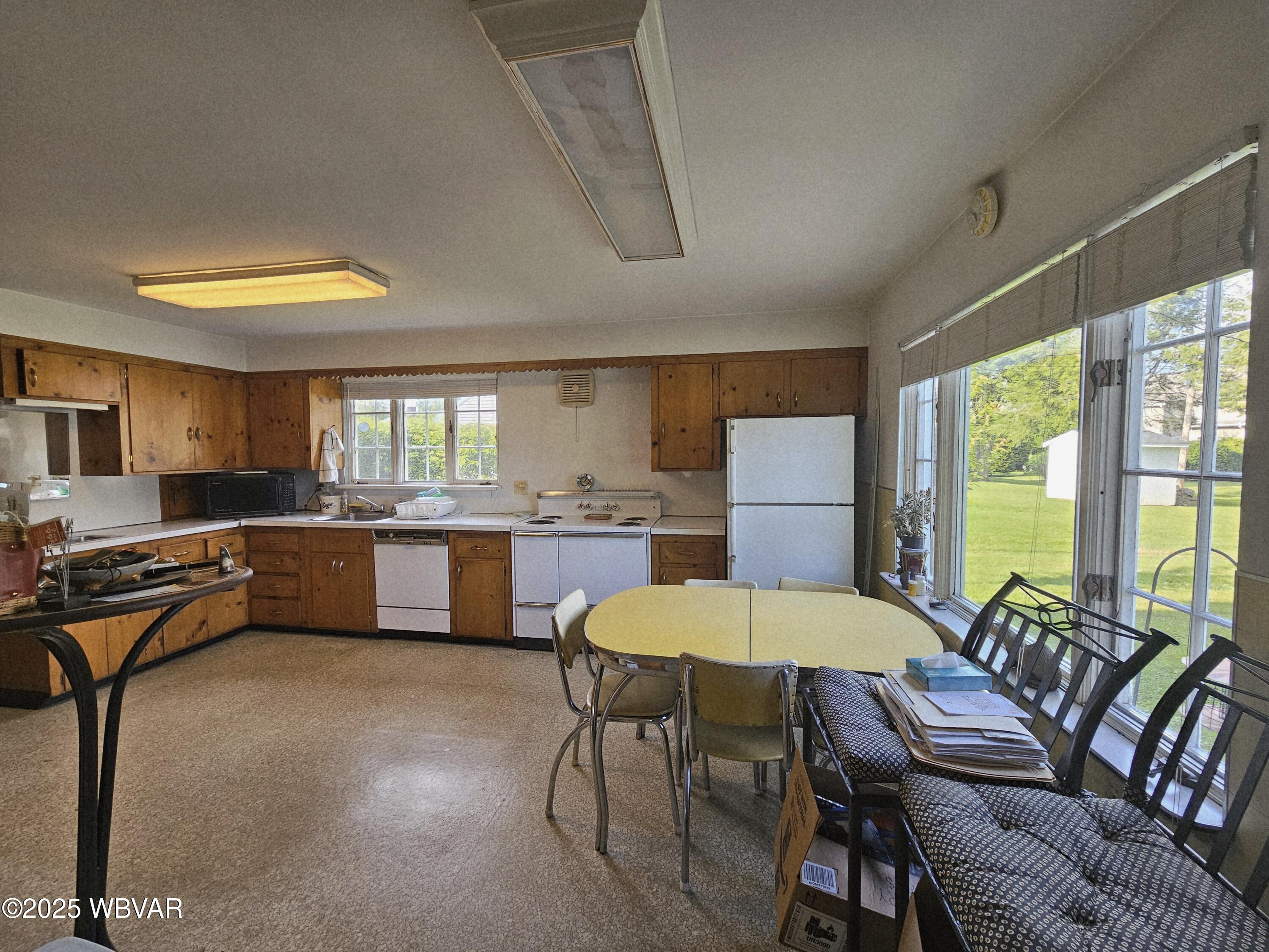 Williamsport, Pennsylvania 17701, United States, 3 Bedrooms Bedrooms, ,2 BathroomsBathrooms,Residential,Contingent,184195