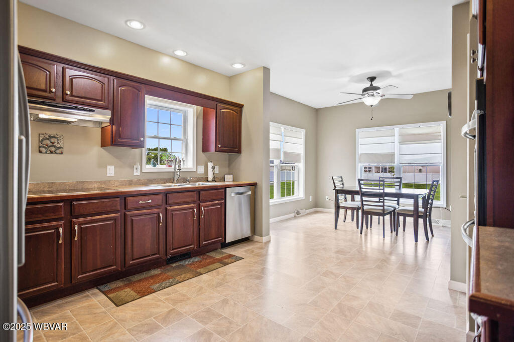 Hughesville, Pennsylvania 17737, United States, 4 Bedrooms Bedrooms, ,3 BathroomsBathrooms,Residential,Pending,184029