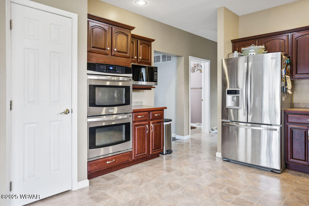 Hughesville, Pennsylvania 17737, United States, 4 Bedrooms Bedrooms, ,3 BathroomsBathrooms,Residential,Pending,184029