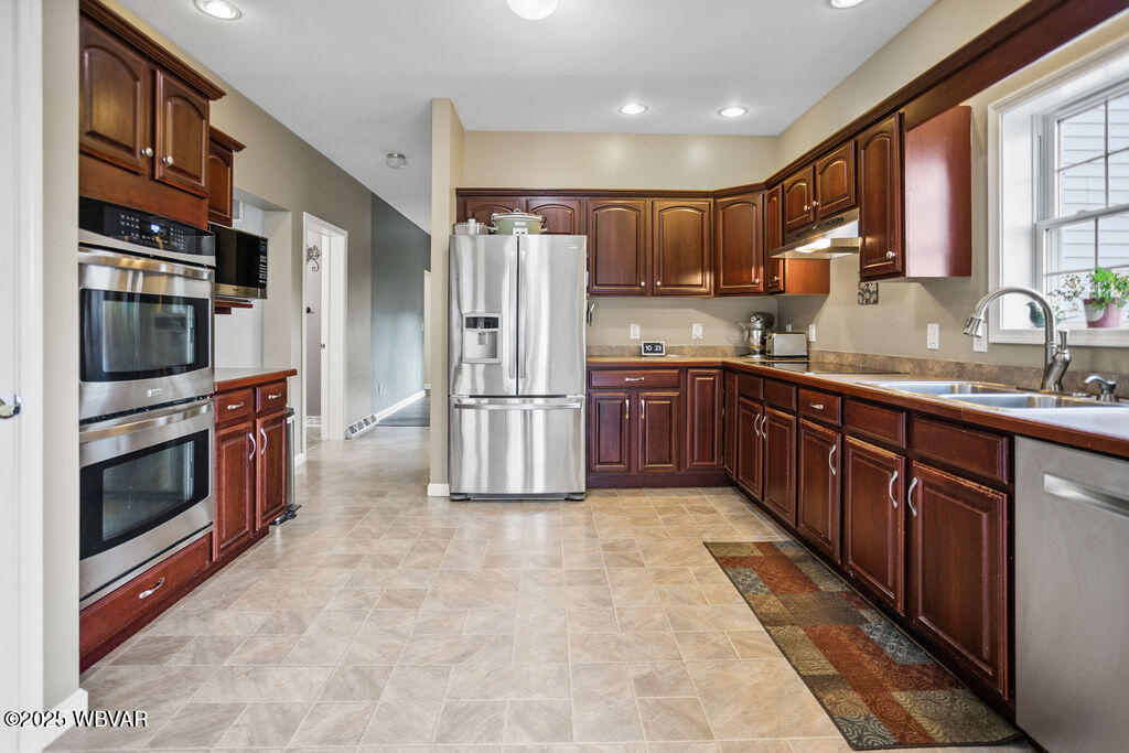 Hughesville, Pennsylvania 17737, United States, 4 Bedrooms Bedrooms, ,3 BathroomsBathrooms,Residential,Pending,184029