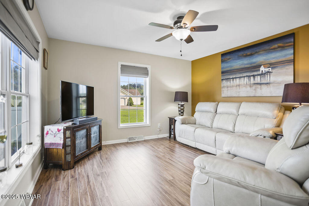 Hughesville, Pennsylvania 17737, United States, 4 Bedrooms Bedrooms, ,3 BathroomsBathrooms,Residential,Pending,184029