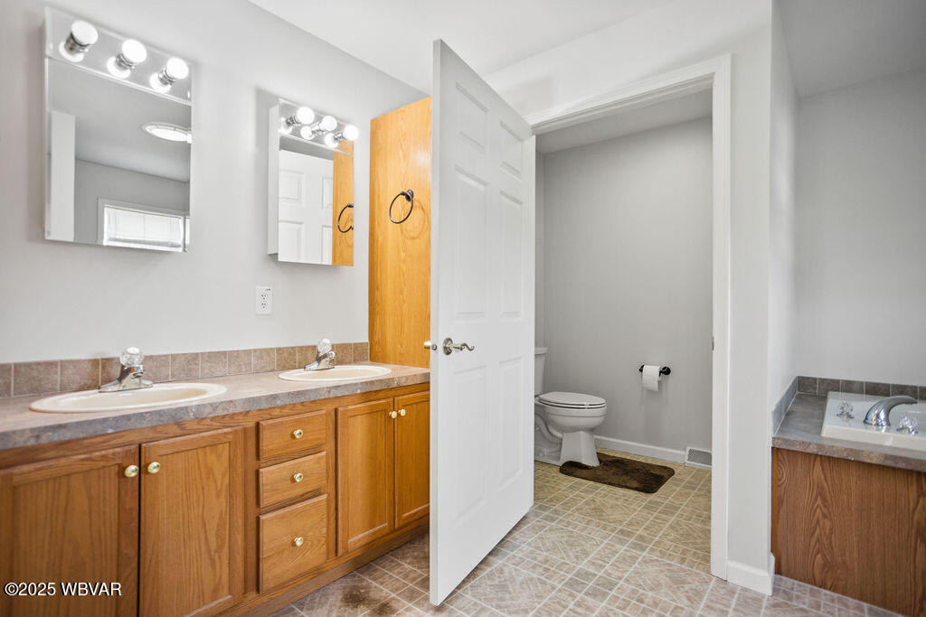 Hughesville, Pennsylvania 17737, United States, 4 Bedrooms Bedrooms, ,3 BathroomsBathrooms,Residential,Pending,184029