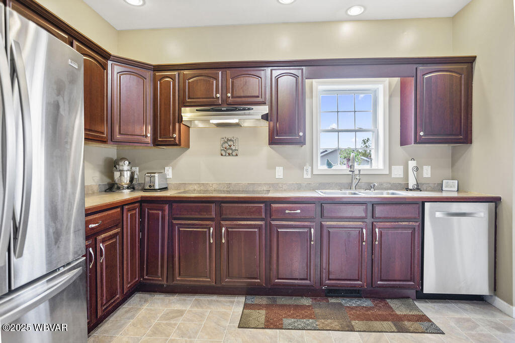 Hughesville, Pennsylvania 17737, United States, 4 Bedrooms Bedrooms, ,3 BathroomsBathrooms,Residential,Pending,184029