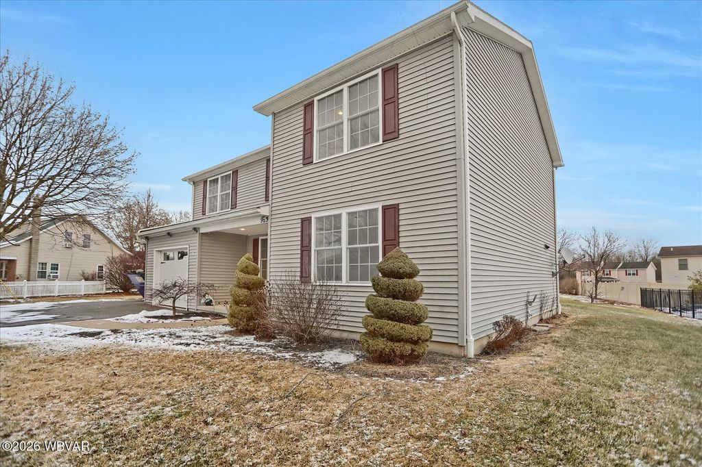 Photo of 923 BULL RUN CROSSING Xing, Lewisburg, PA 17837 (MLS # WB-103004)