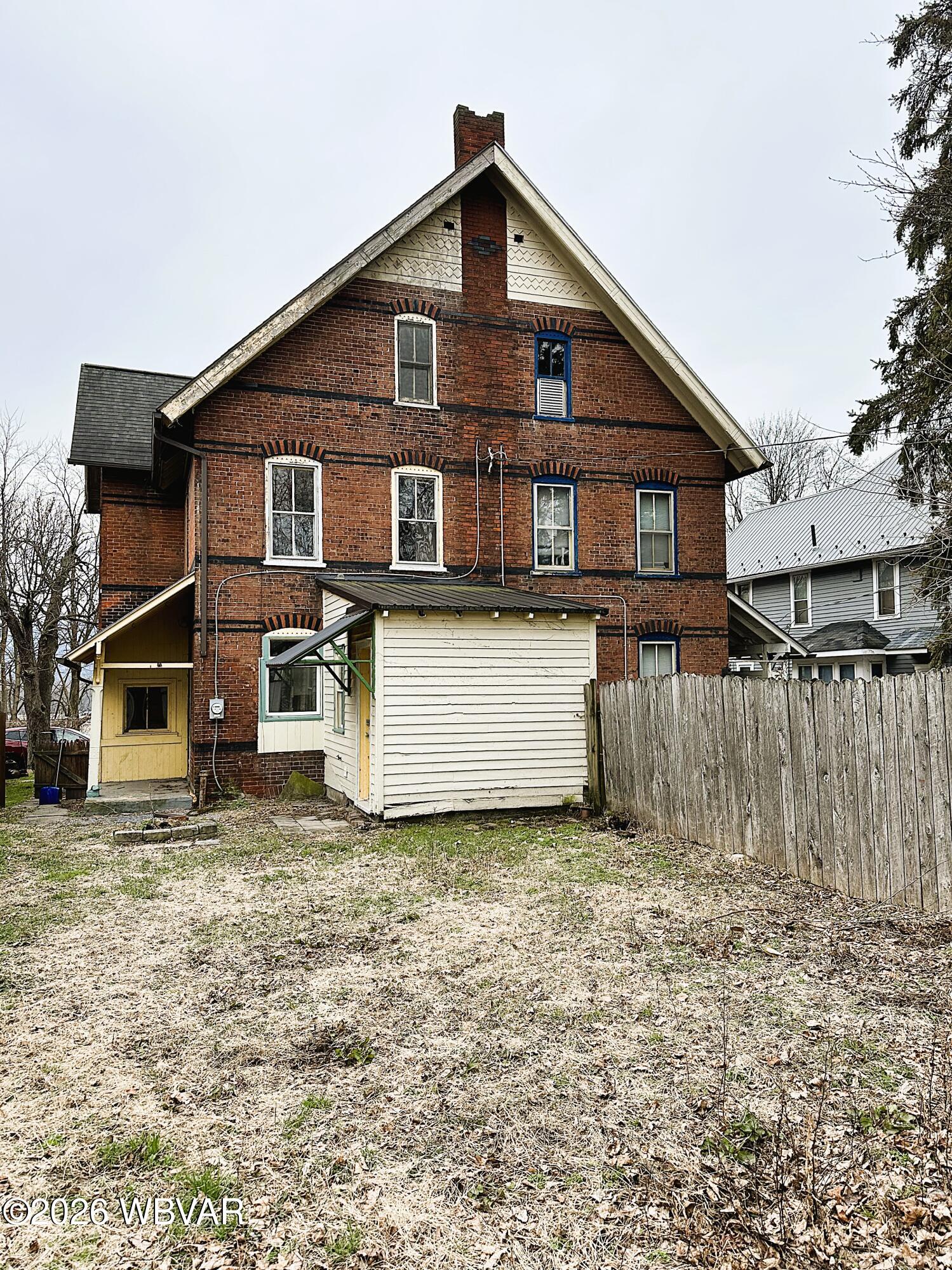 Properties 3 563 GRANT STREET