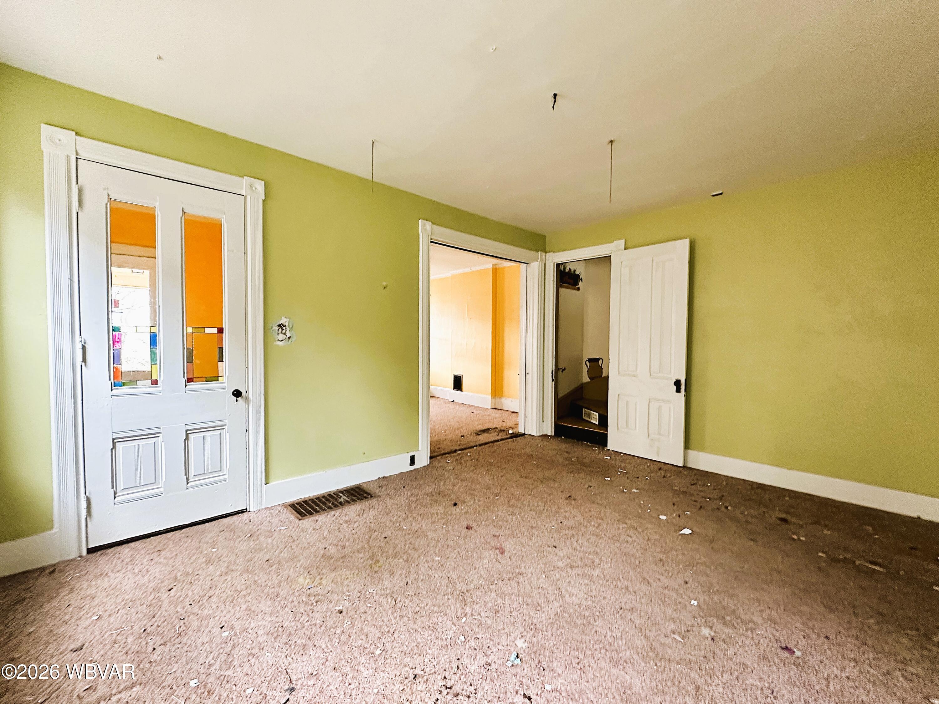 Properties 5 563 GRANT STREET