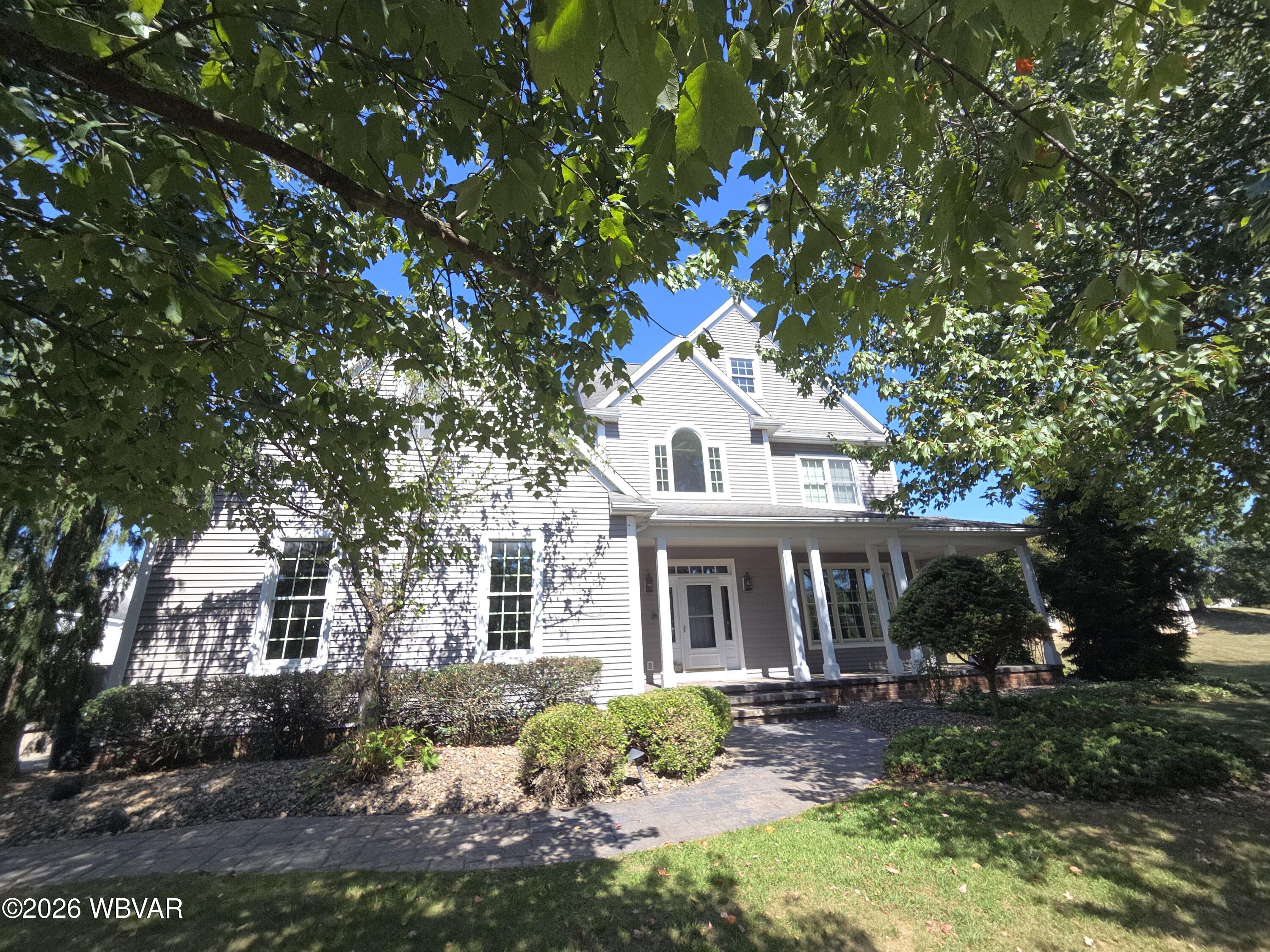 Properties 3 1034 BONAIR DRIVE