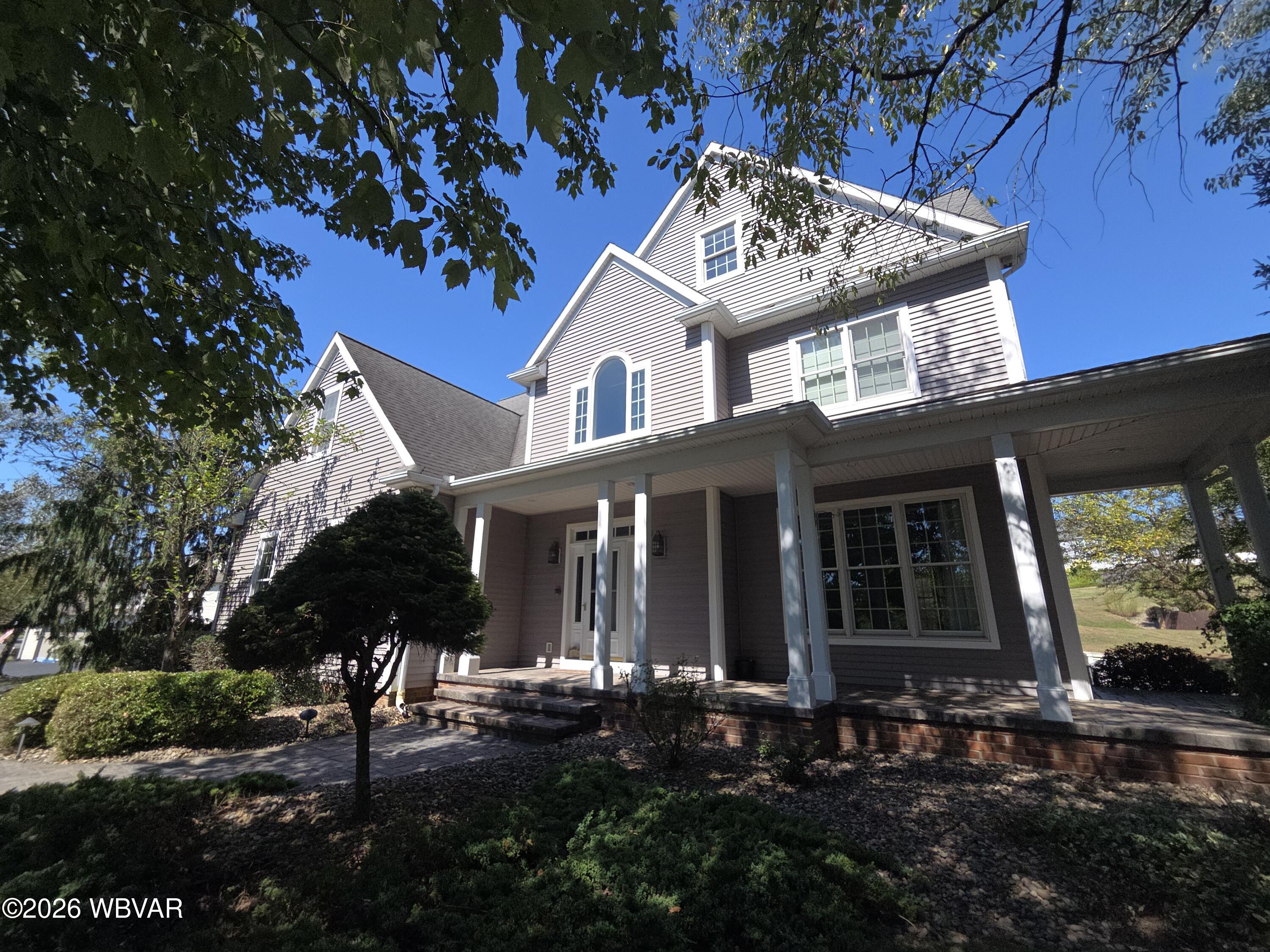 Properties 5 1034 BONAIR DRIVE