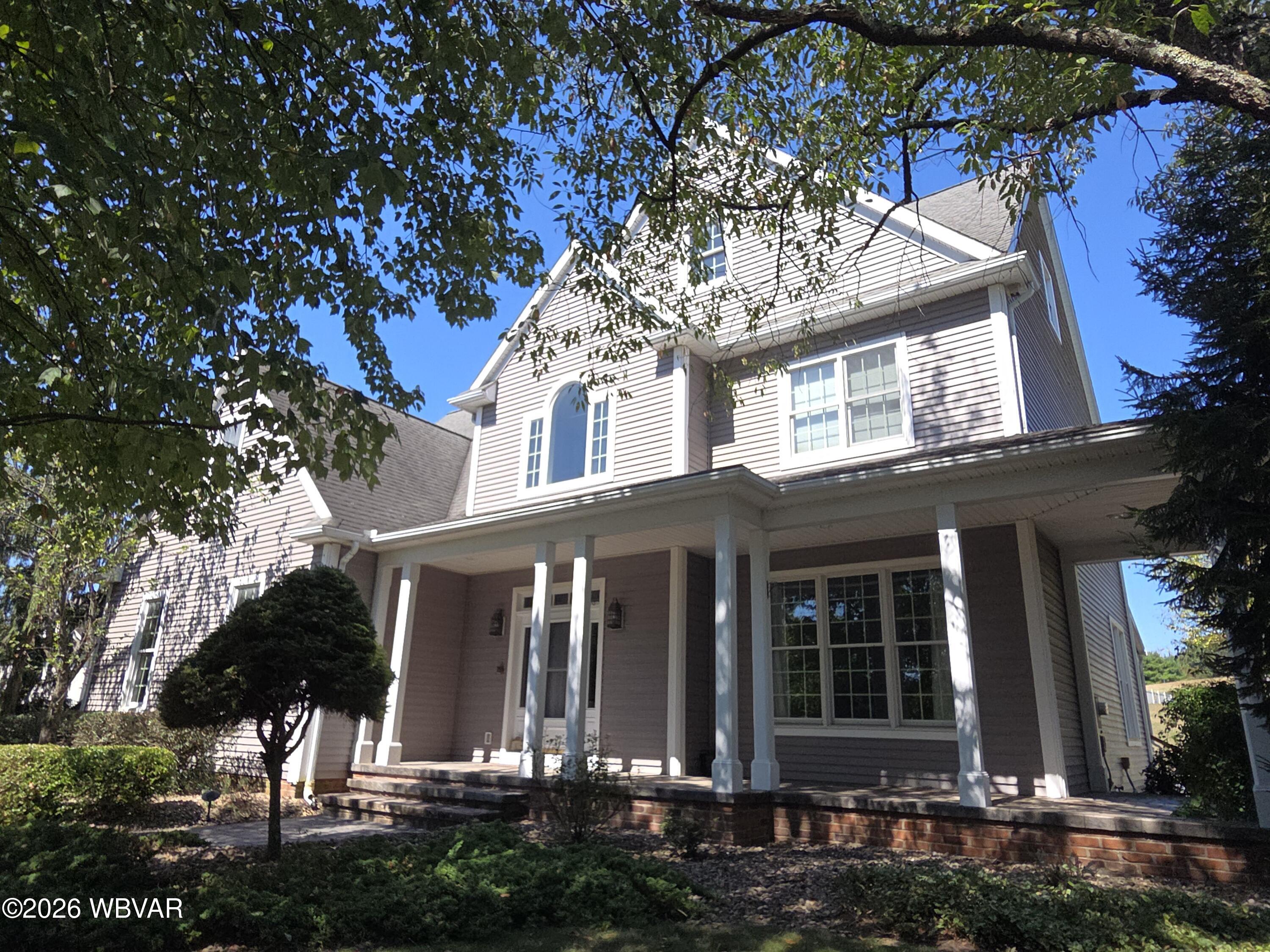 Properties 6 1034 BONAIR DRIVE